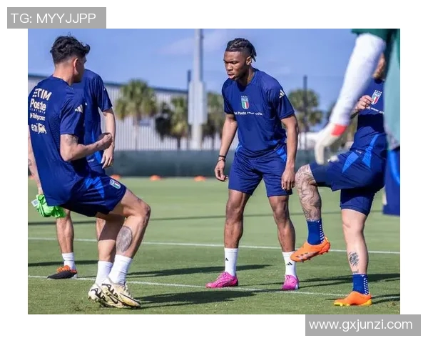 足球明星选秀日常生活瞬间记录展现他们的训练与友谊