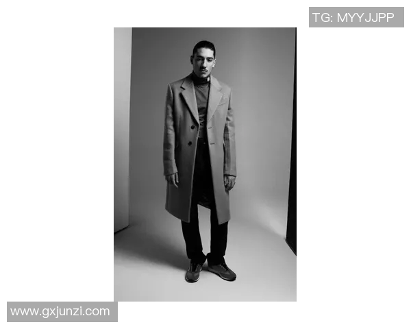 足球明星西装风采大比拼高清图集展现魅力与风格 足球明星西装风采大比拼高清图集展现魅力与风格