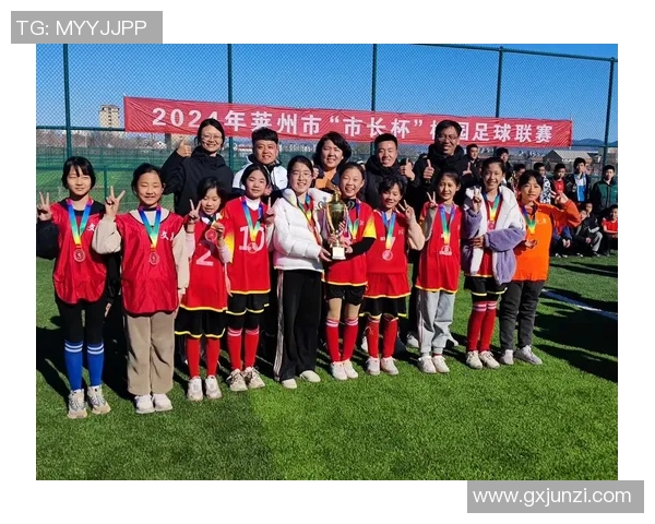 三水足球明星赛激情开赛球星云集展现足球魅力与团队精神 三水足球明星赛激情开赛球星云集展现足球魅力与团队精神