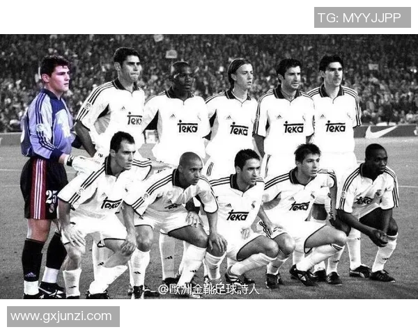 制作名牌足球明星的幕后团队与他们的成功故事探秘