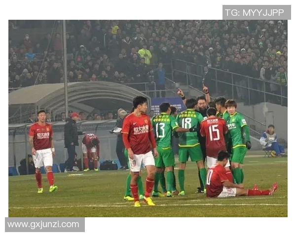 东方队与广州恒大激战正酣谁能在这场较量中笑到最后